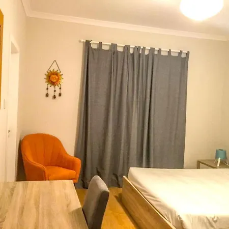 Spacious House In Atalaia With Shared Pool 度假居 *
