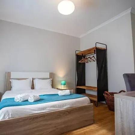 Tatil Evi Spacious House In Atalaia With Shared Pool *