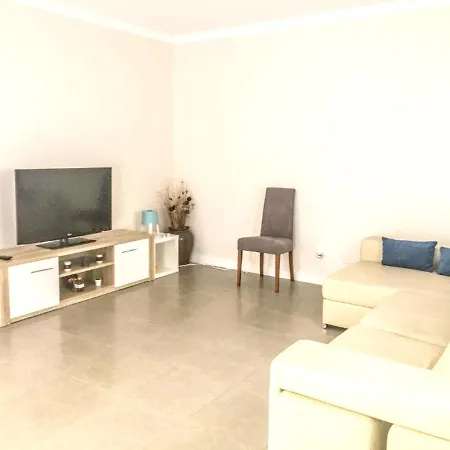 Spacious House In Atalaia With Shared Pool Prázdninový dům *